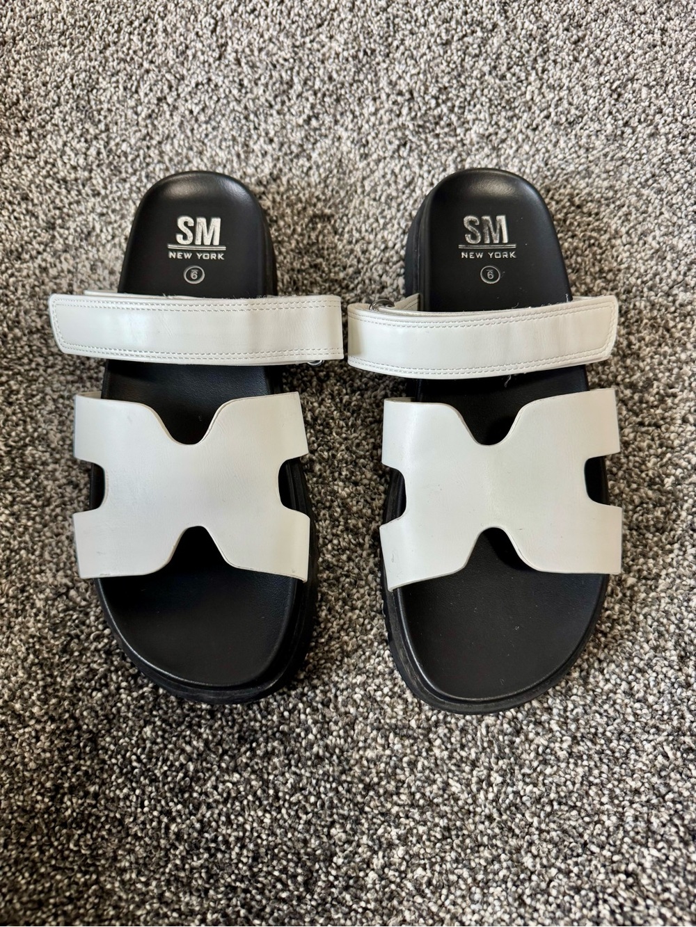 Steve Madden New York MAYVEN White Black Slip On Slide Sandals Size 9